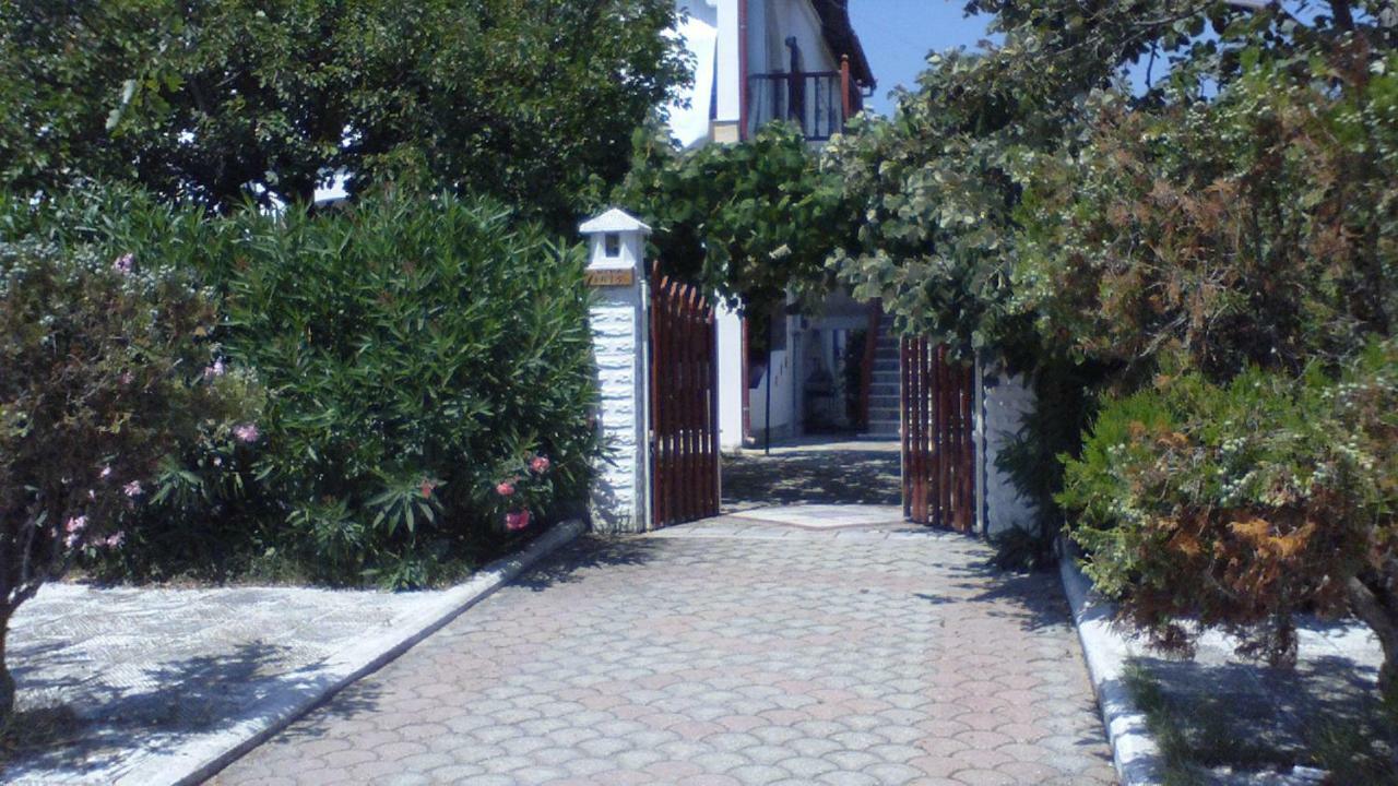 Villa Iris Vrasná Zewnętrze zdjęcie